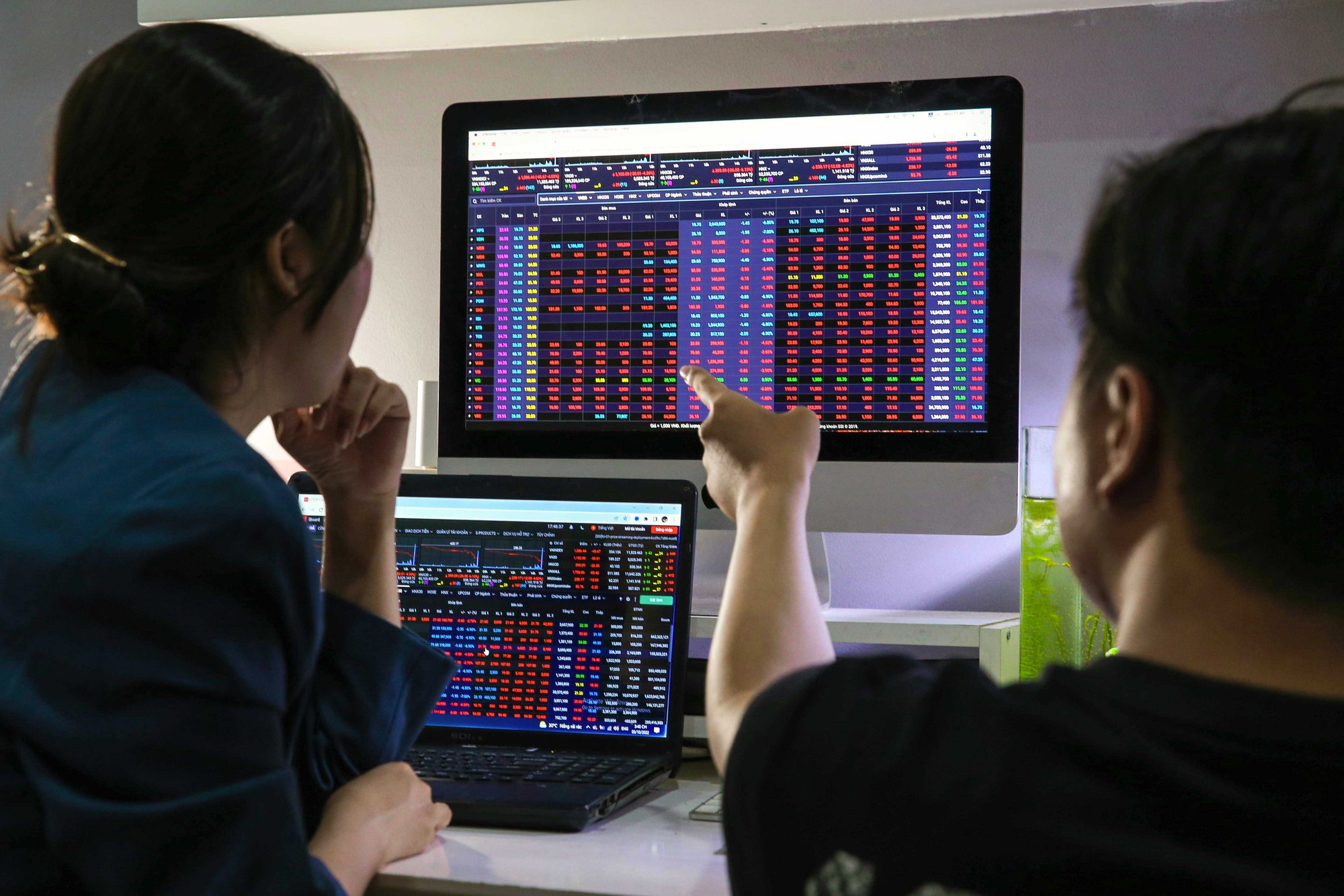 VN-Index 4거래일 연속 상승•주간 +4.4% / SJC 금 소폭 하락 / FTSE D-52일