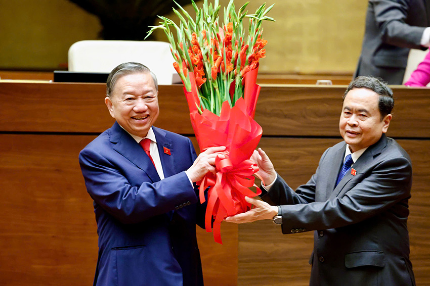 또 람, 당 서기장•국가주석 전격 겸임 — 베트남 권력 일원화