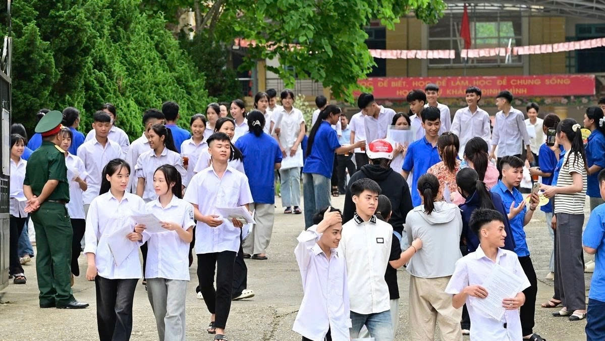 뚜옌꽝 수학 만점 사태가 드러낸 베트남 고교 졸업시험 제도의 민낯